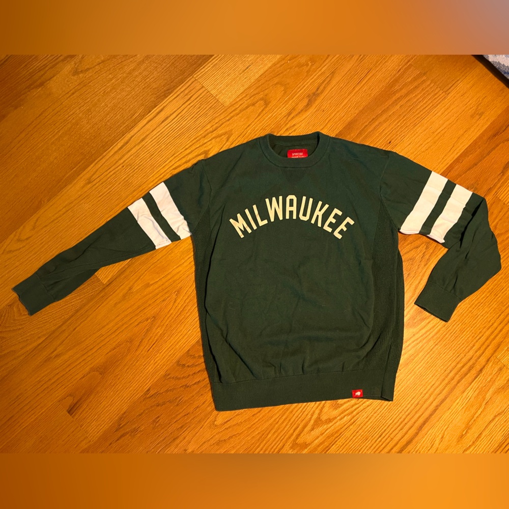Men’s Milwaukee Bucks Medium Sweater